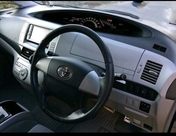 Продам Toyota Estima минивен