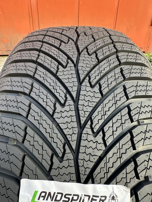Нови Зимни Гуми LANDSPIDER SNOWTRAXX H/P 225/45R18 95V XL БОРД 2254518