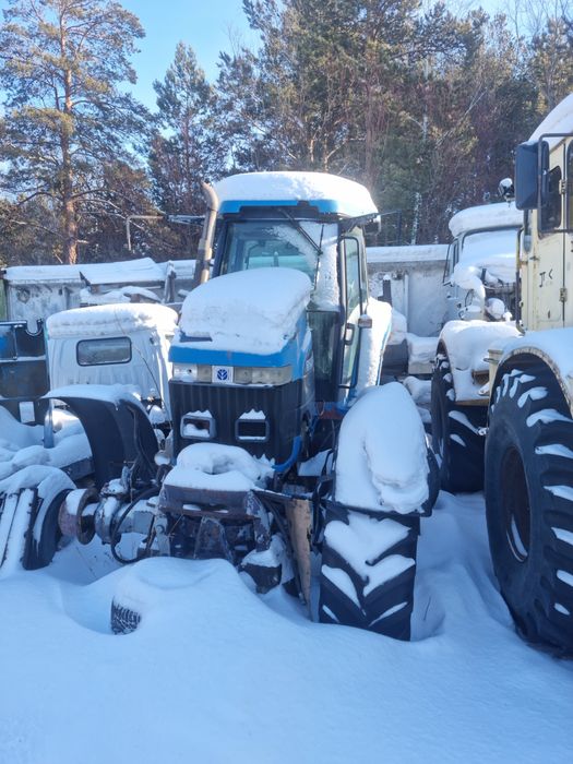 Трактор  new holland 8670