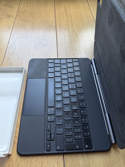 iPad Magic Keyboard 11 inch
