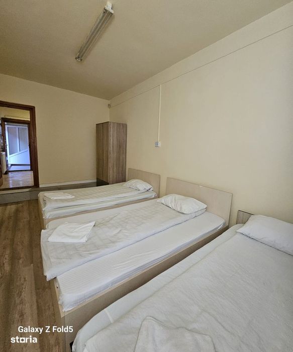 De închiriat pentru echipe de muncitori