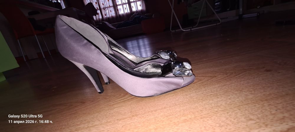 Продавам обувки с токчета на Paolo Botticelli