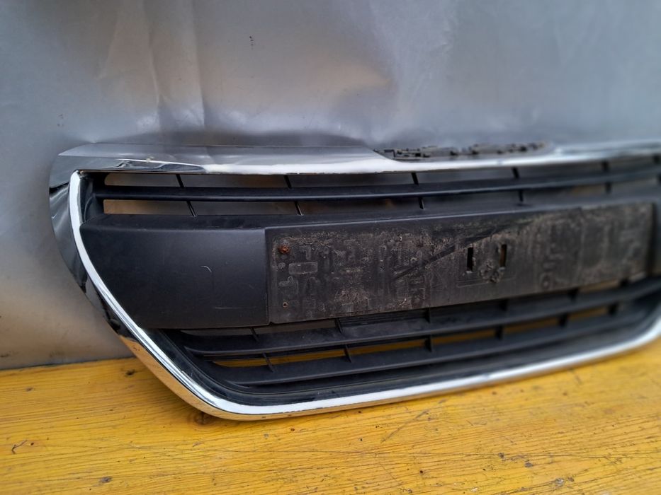 Грил решетка пежо 208 Peugeot 208
