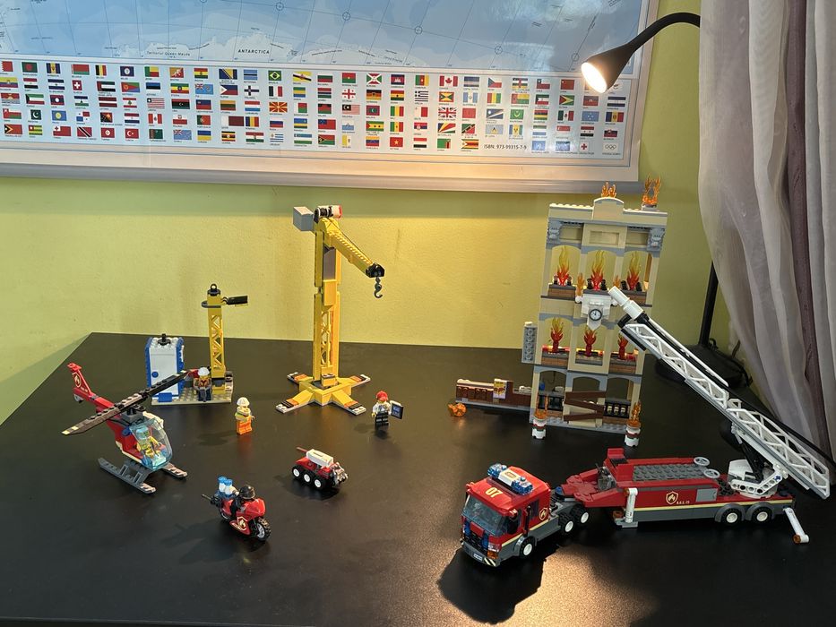 LEGO City 60216-Brigada de pompieri din centru