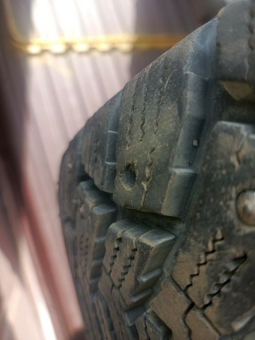 Продам резину два комплекта