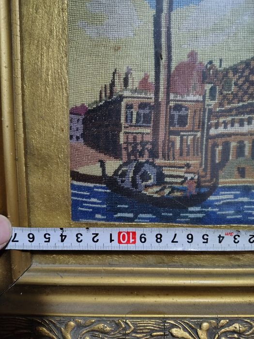 Гоблен ушит с позлатена рамка