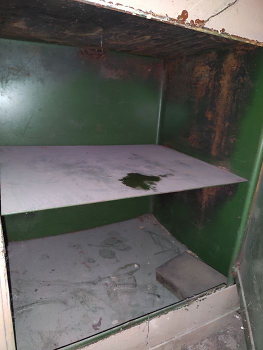 Продам сейф , железный шкаф