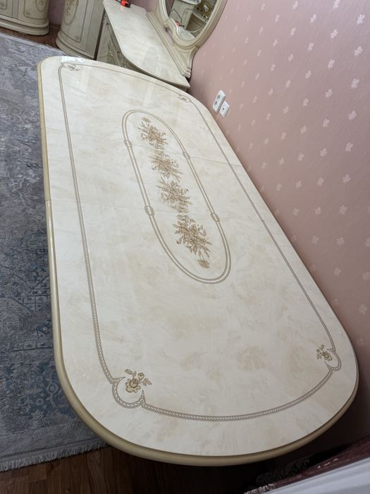 Стол+уголок+ камод+ горка