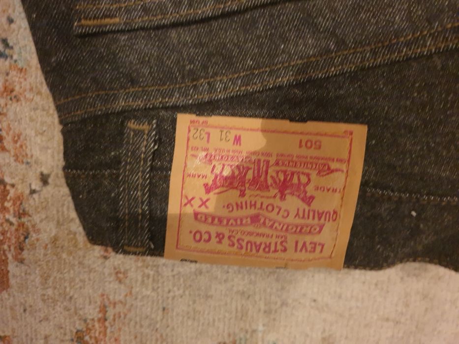 Blugi  Levis Strauss 31/32 noi noi
