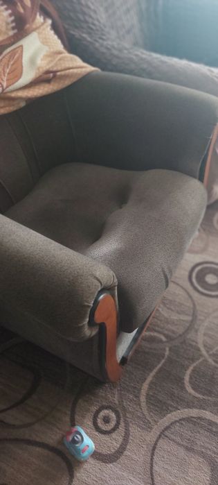 Даром 2 мягких кресла