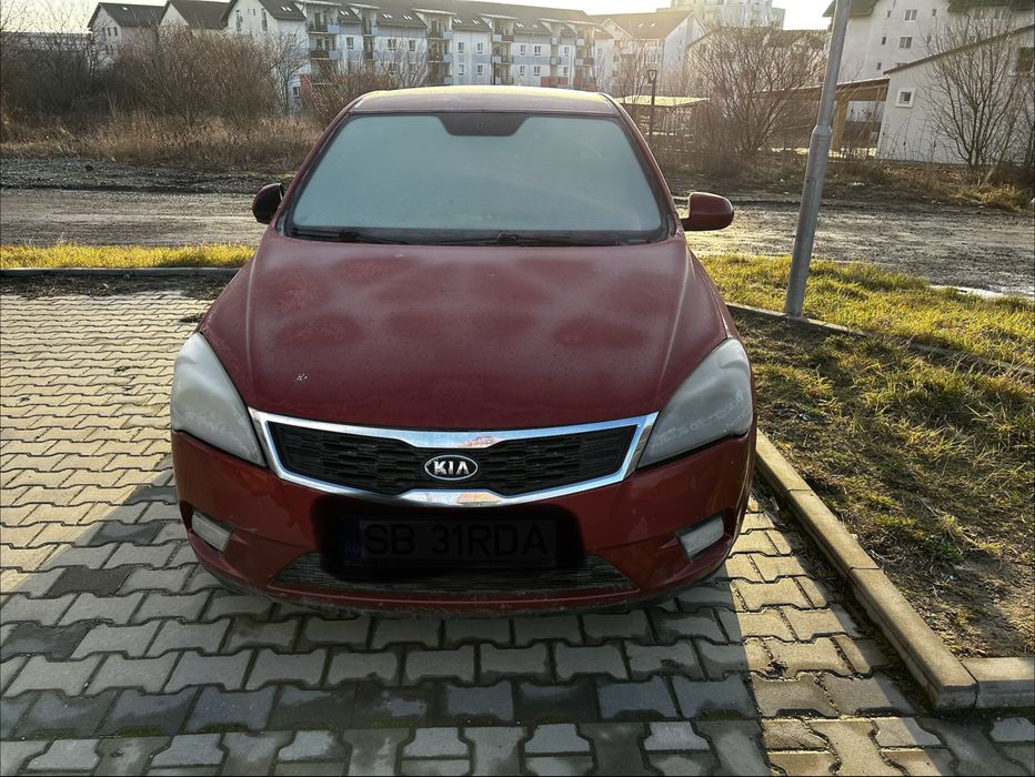 Kia ceed rosu 2010