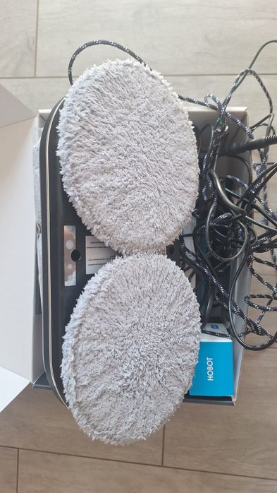 Vand Robot curatare geamuri cu pulverizator HOBOT 388