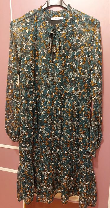Дамска рокля на цветя размер М