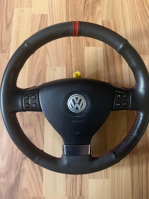 Volan cu comenzi vw golf 5 passat b6 tiguan cu 8 butoane si airbag