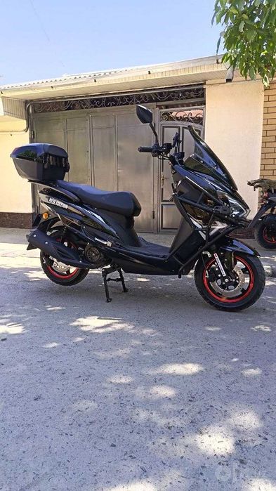 Мопед-скутер бензиновый "CAVALO" 150 cc