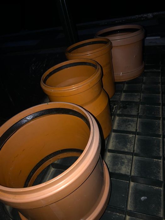 Vând piese PVC Piese noi