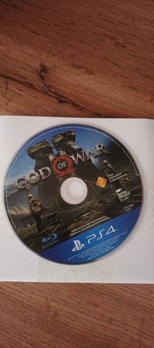 God of War diski ps4 uchun holati yaxshi  1 marta oynalgan yangidek