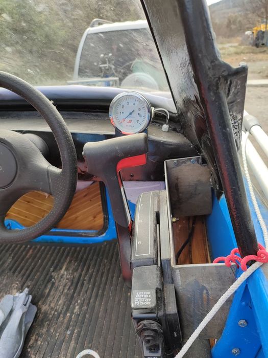 Продавам руска алуминиева лодка