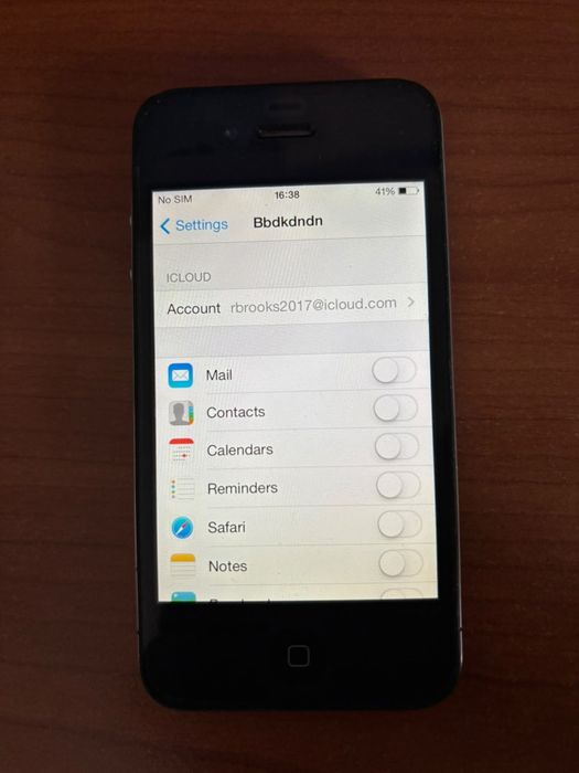 Vand iphone 4 negru 16gb