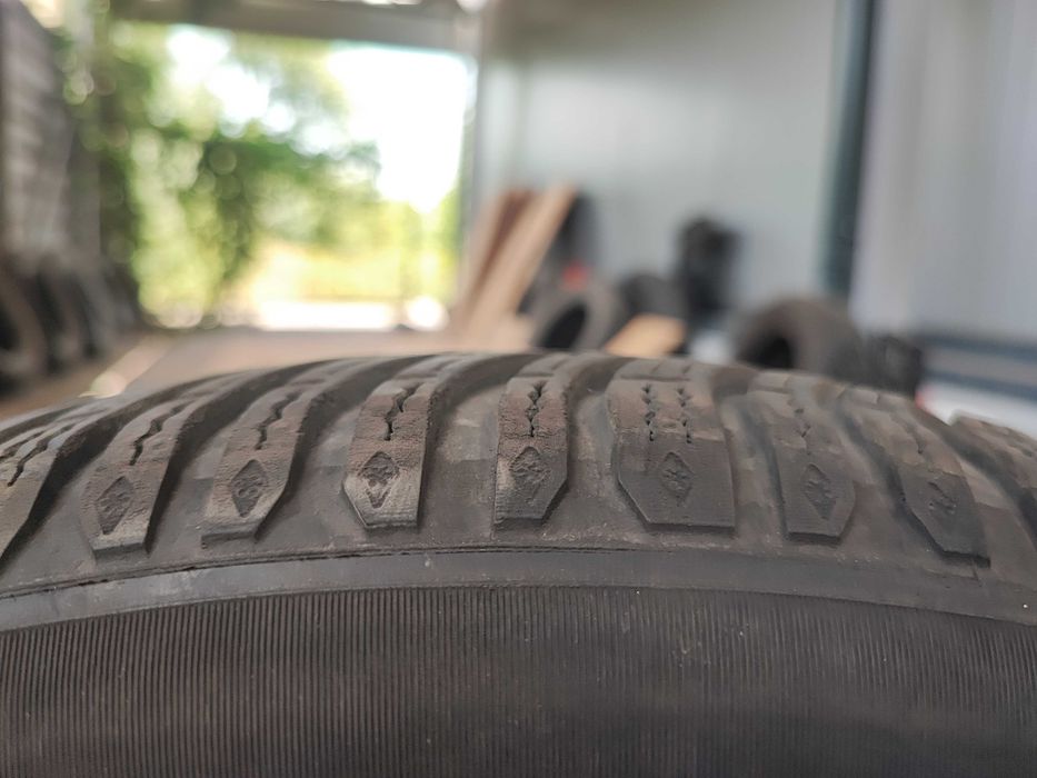 Зимни гуми 205/60R16 92H BF GOODRICH - 2 броя