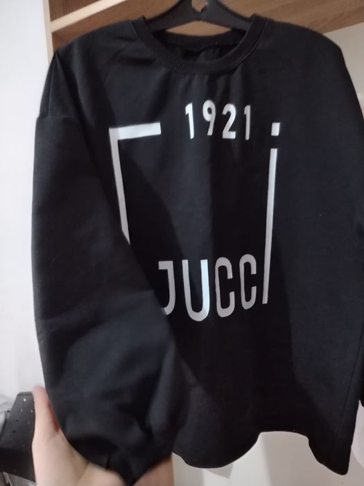 Продам женскую кофту.