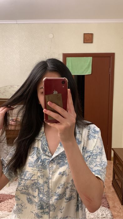 Продам Iphone XR red