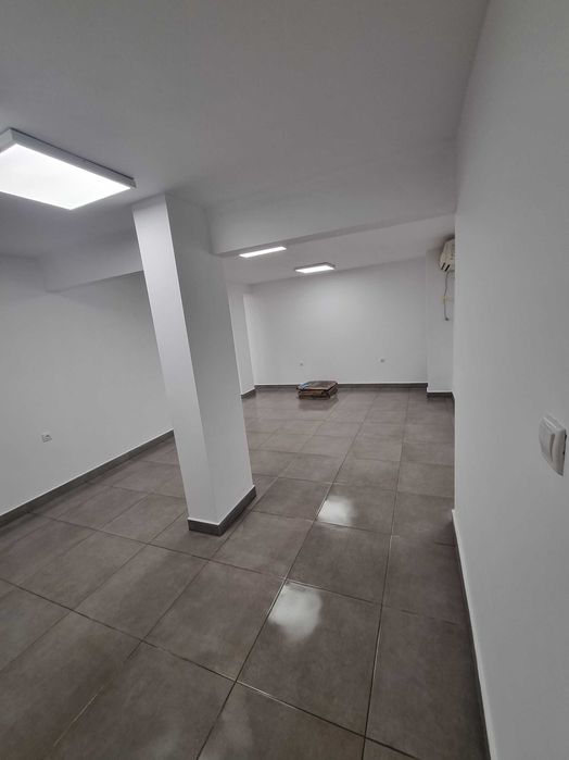 Дава се под наем Магазин в Бургас, Славейков - 120 кв.м за 663 € - Снимка #3