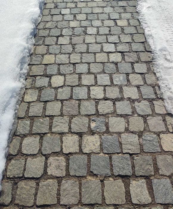 Брусчатка , брусщатка гранитная.