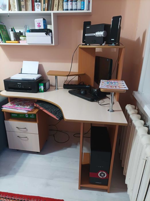 Компьютерный стол