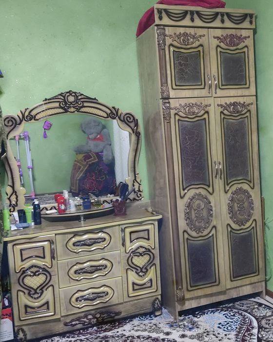 Stenka,shkaf,turma oyna sotiladi