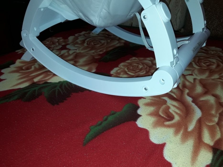 Вибриращ бебешки шезлонг Lorelli