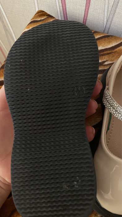 Туфли на девочку 26 р