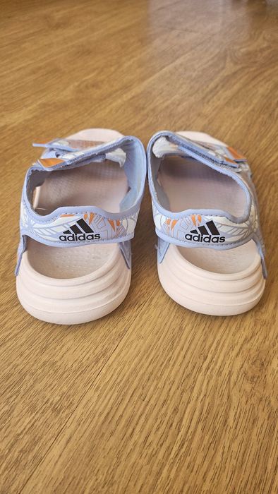 Сандали за момиче Calvin Klein и adidad