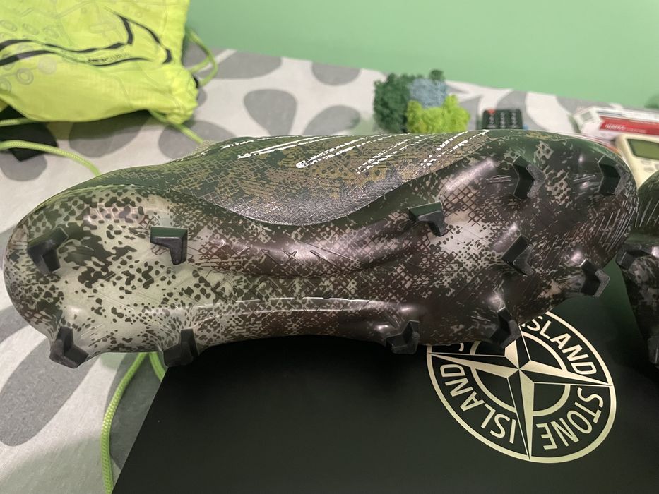 Продавам бутонки new balance/stone island