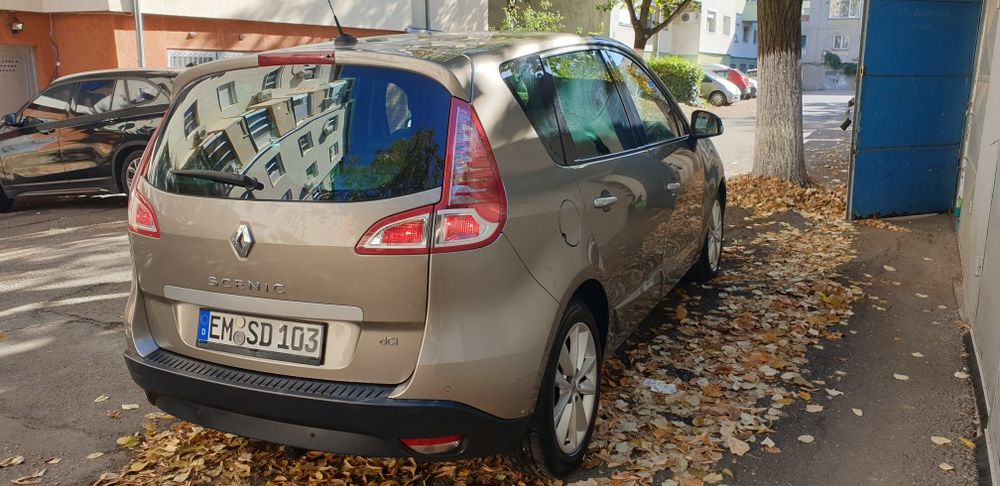 RENAULT Scenic 2012 — imagine 3