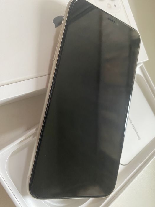 iPhone 11 4G 64gb новый