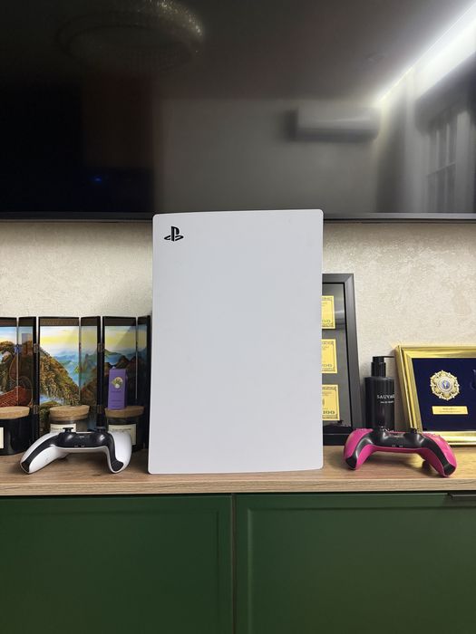 Play station 5 брал 2 года назад