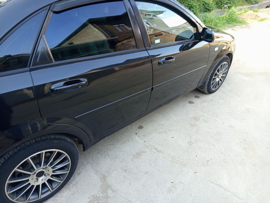 Ласетти жентра сотилади