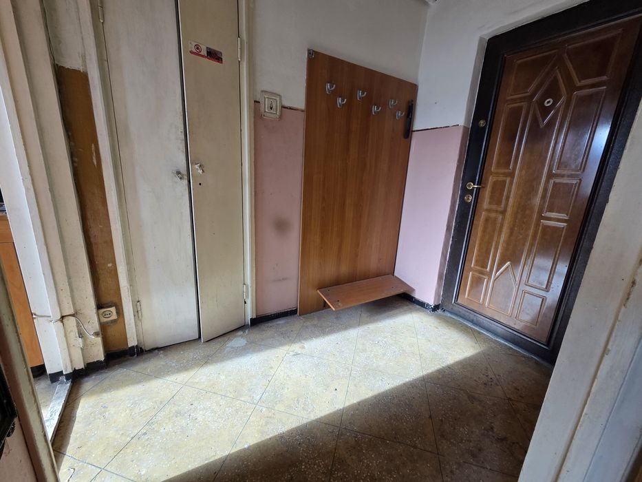 Proprietar, vând 2 camere Victoriei, etaj 7/8, lângă școala 19, vedere