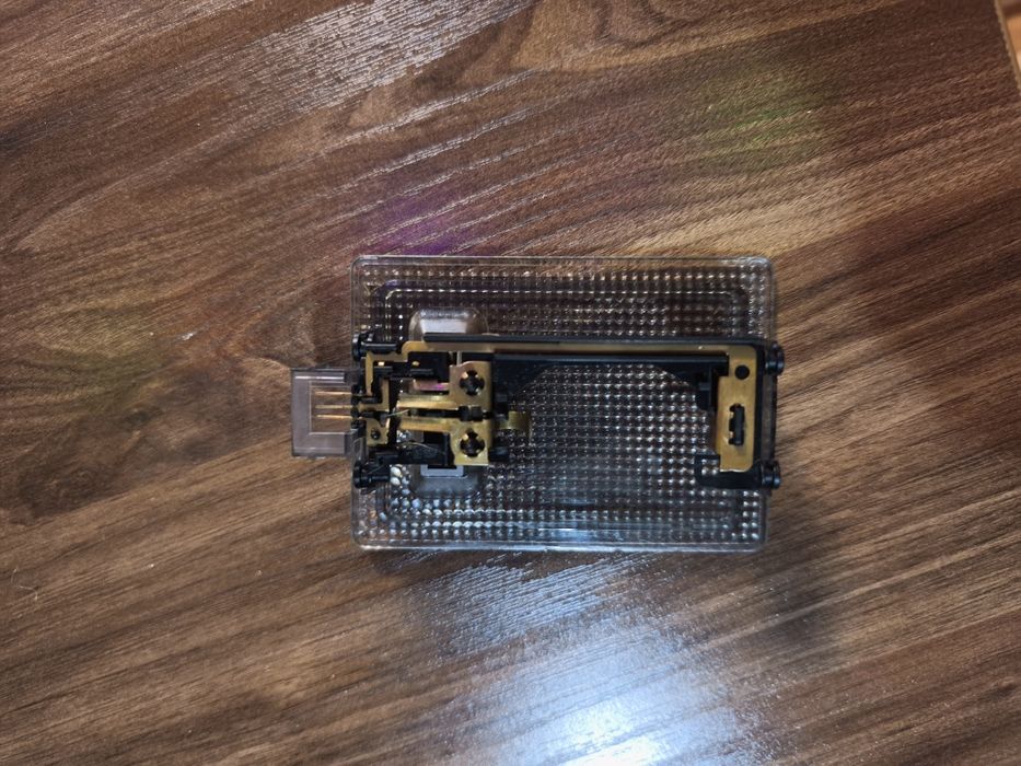 Продам плафон освещения салона Spark