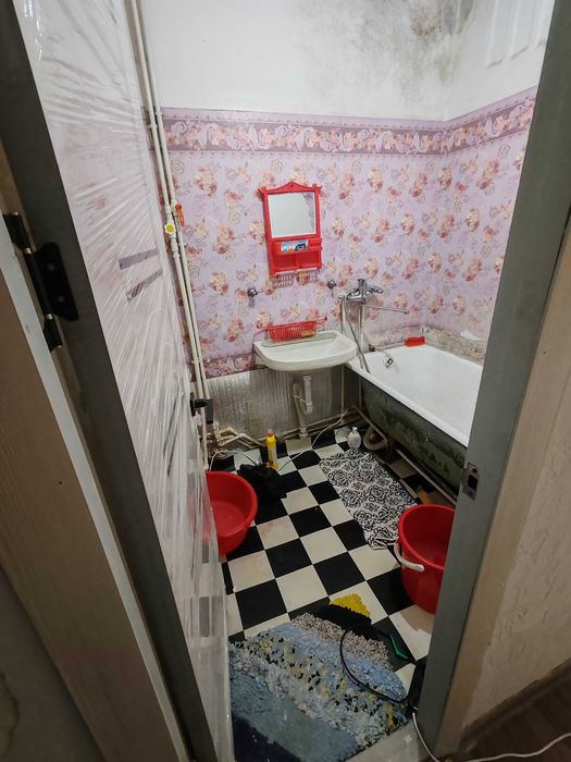 2 х комнатная квартира, в центе, пахтазор.