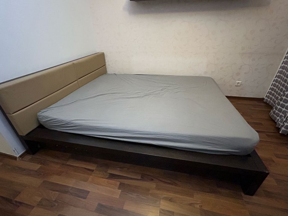 Pat Mobexpert metalic/ lemn masiv, piele naturala, lada spatioasa