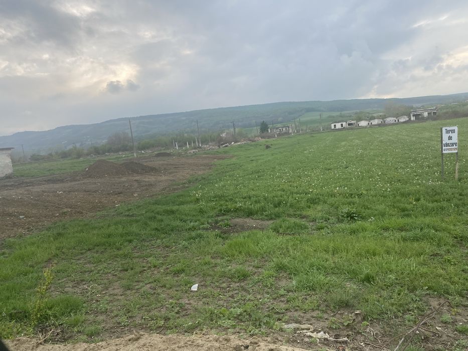 Teren Intravilan 640 mp, cu Utilități la Stradă