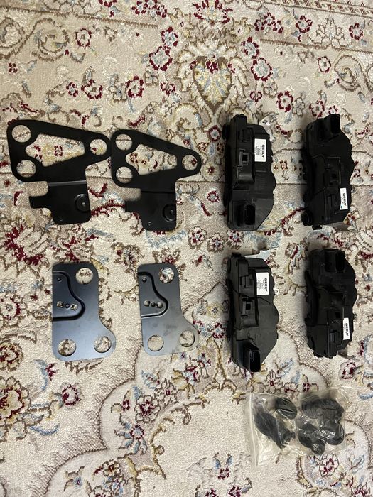 Доводчики дверей на Geely Monjaro