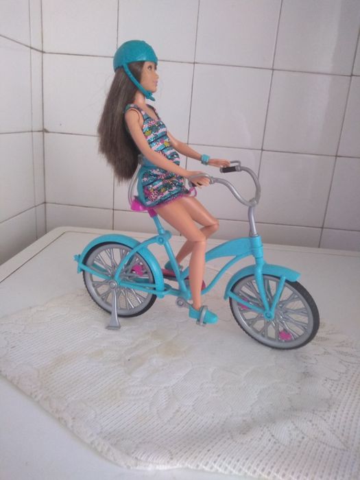 Барби Скипър с колело