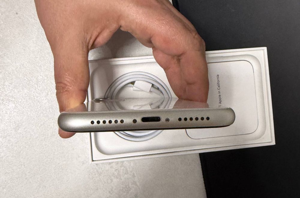 Iphone 11 white, 128Gb