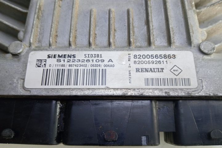 Calculator ECU   Siemens 1.5 DCI 8200565863 / 8200592611 / S122326109