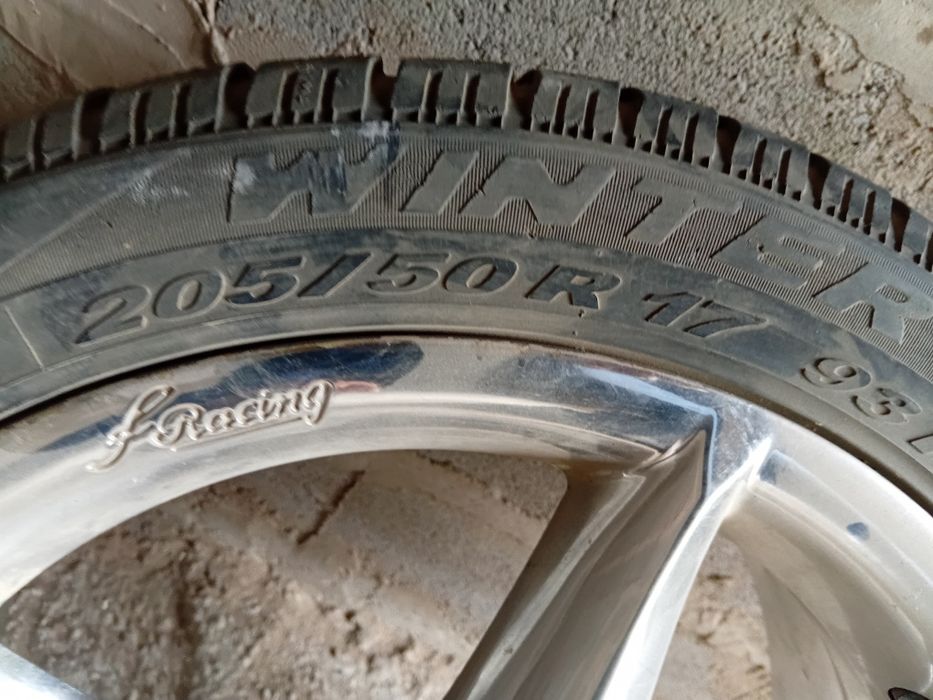 Продам диск  с шиной