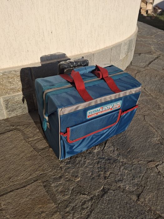 Чисто нов комплект с инструменти на TOTAL