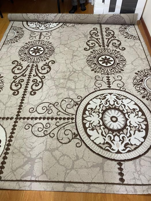 Продам ковры 2/3 ,б/у